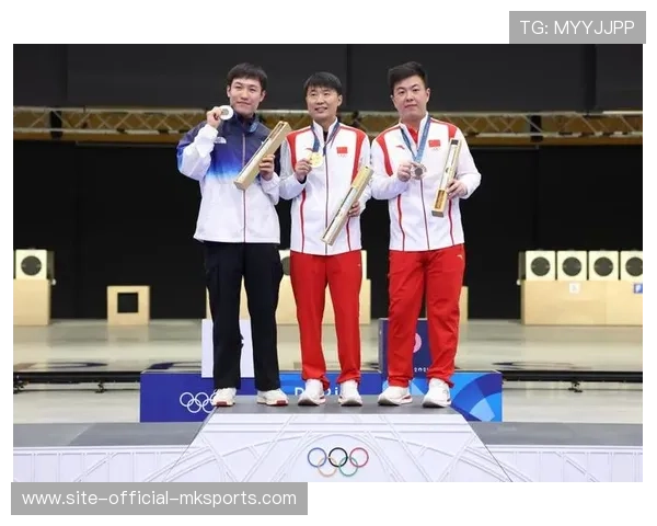 中国男足在巴黎奥运会上获得银牌，创历史，中国男足奥运冠军